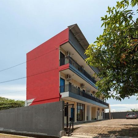 Richmond Guest House Cirebon Redpartner Exteriér fotografie